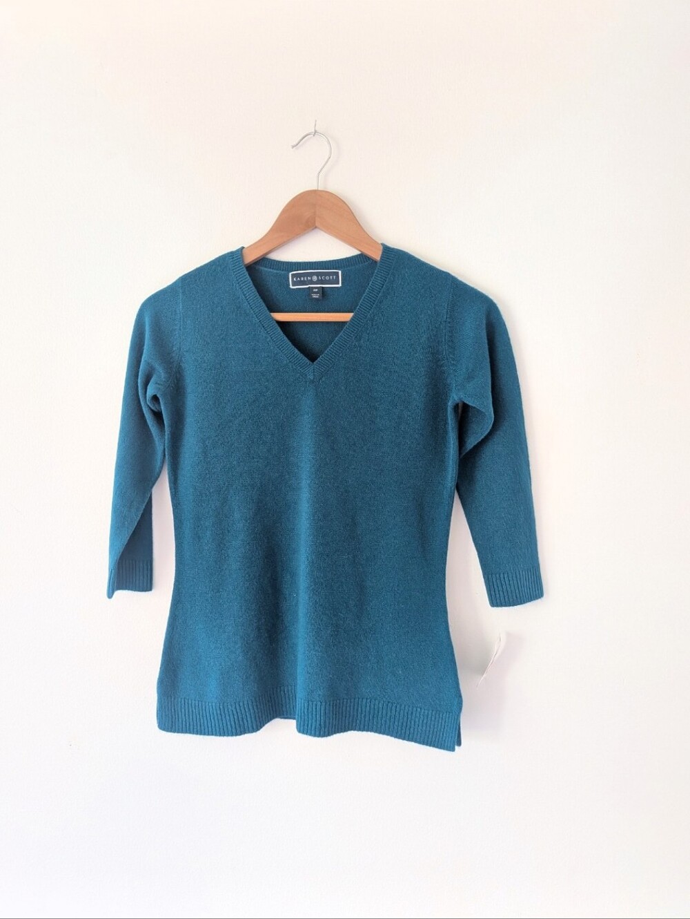 NWT Karen Scott Luxe Soft V-neck Sweater - Picture 2 of 7